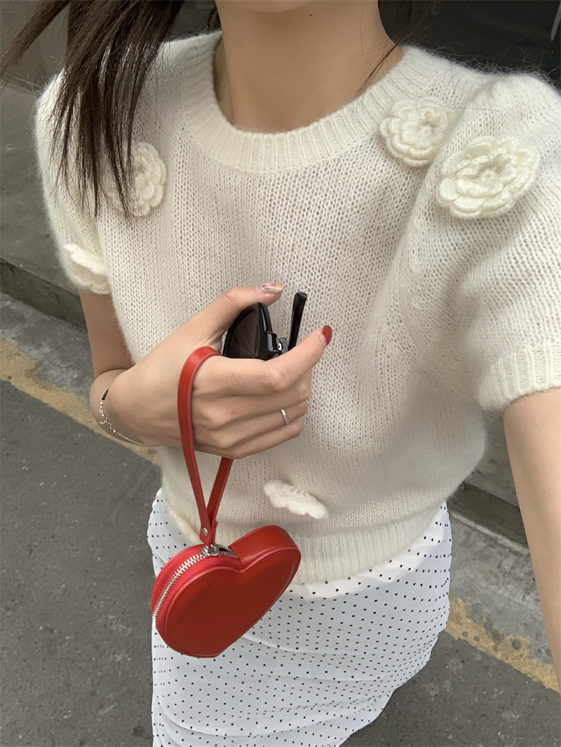 Real shot French sweet three-dimensional hook pattern round neck short-sleeved knitted spring and summer slimming Korean style top for pure lust hotties