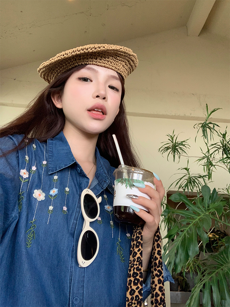 Actual shot of early spring Korean chic simple embroidered single-breasted denim shirt jacket