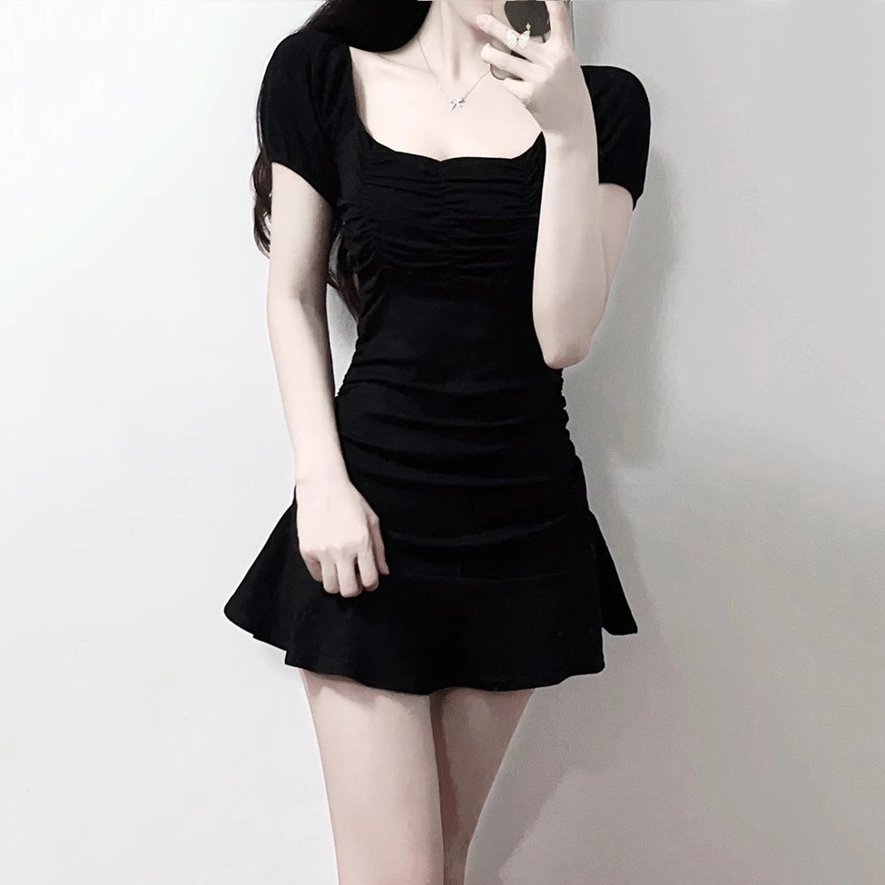 纯欲韩版显瘦显身材包臀连衣裙女夏紧身方领短袖小黑裙
