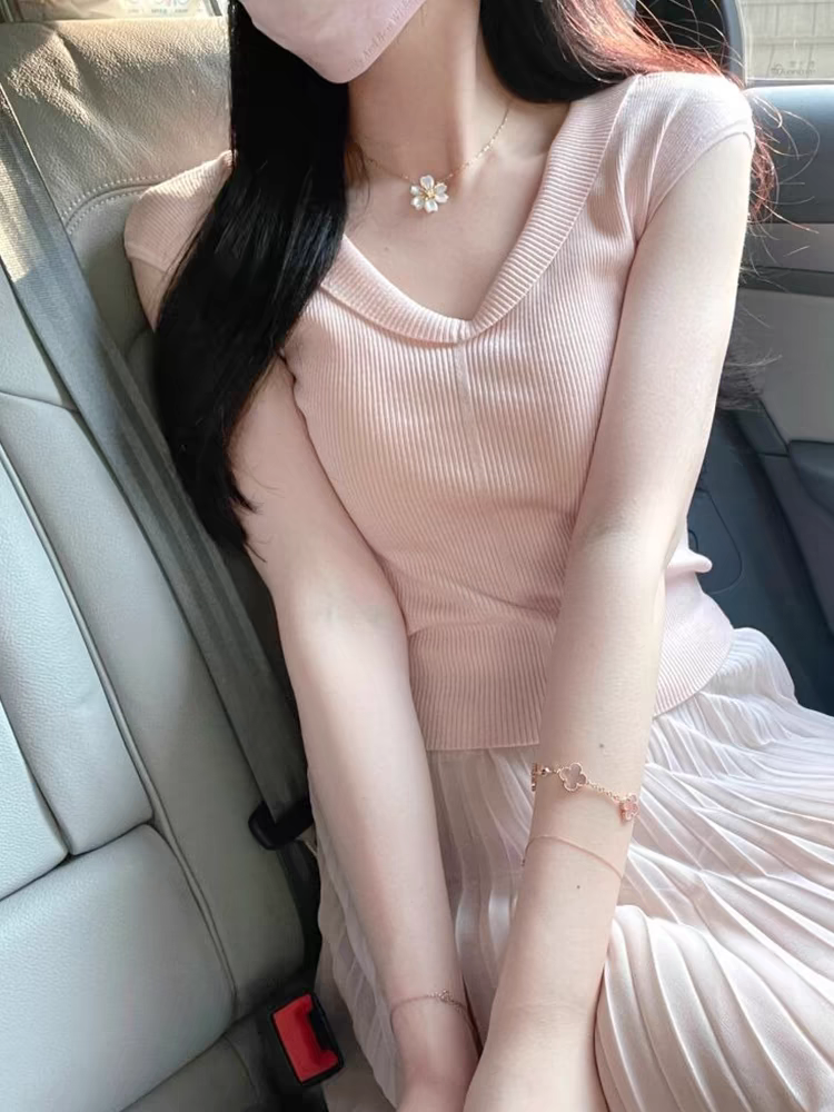 温柔风粉色针织短袖t恤女夏季薄款气质修身显瘦短款纯欲v领上衣