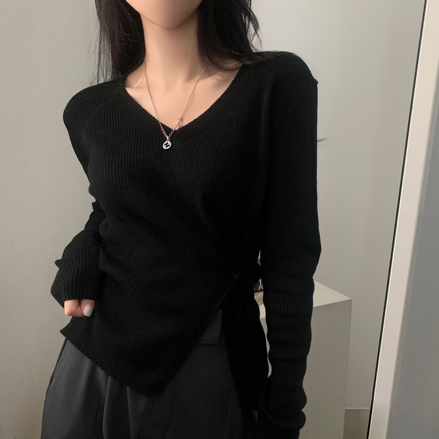 韩国chic春日气质V领开叉收腰长袖针织衫