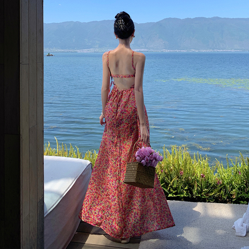 實拍法式吊帶碎花連衣裙女夏新款氣質顯瘦設計感小眾長裙