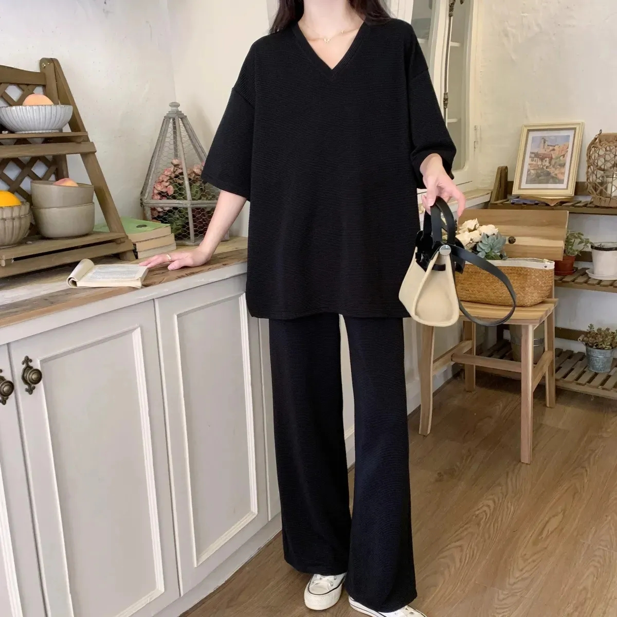 European fashionable V-neck sportswear suit for women summer fat mm 300 pounds large size thin loose wide-leg pants two-piece set