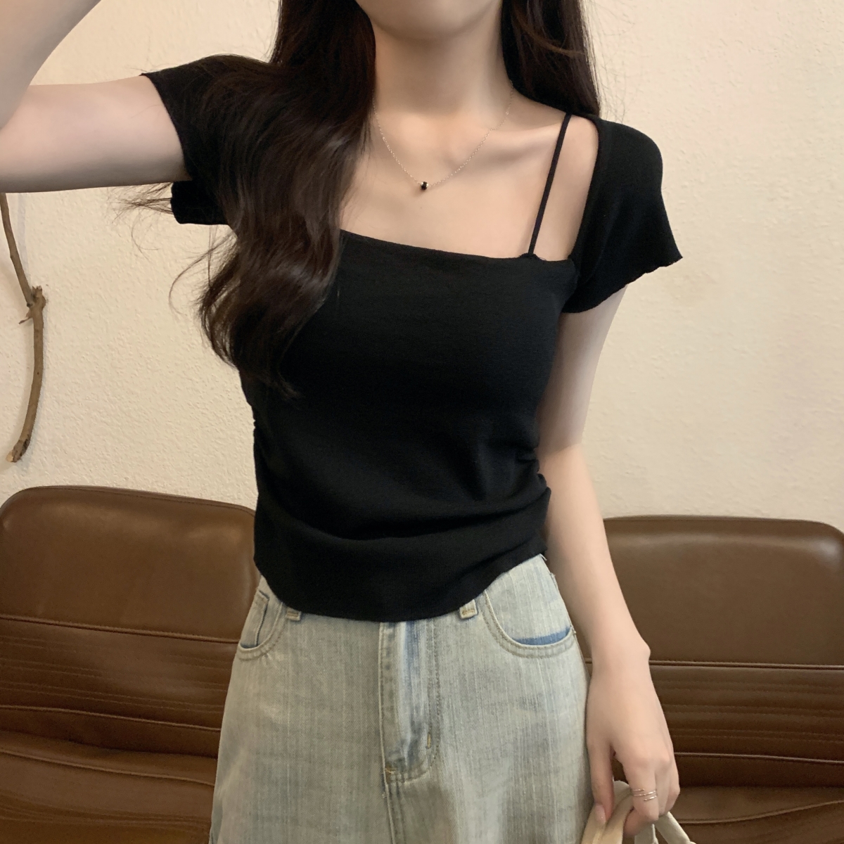 夏韩版修身气质方领褶皱设计感针织衫短袖女时尚上衣百搭