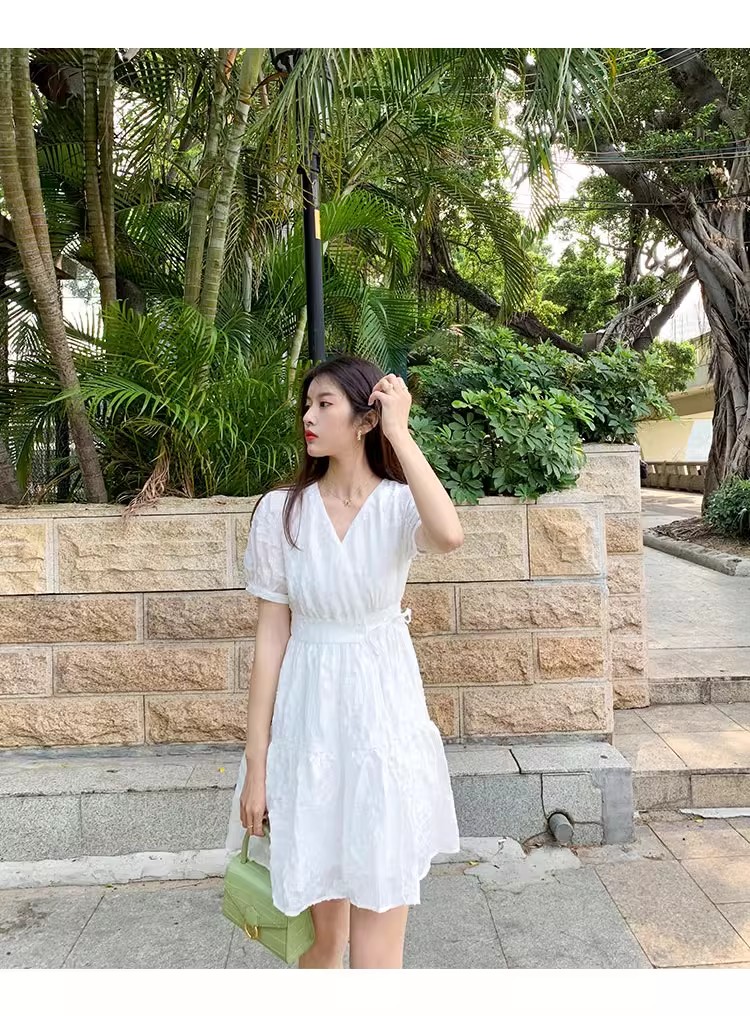 新款女装夏季茶歇法式白色雪纺连衣裙赫本风艺术感裙子
