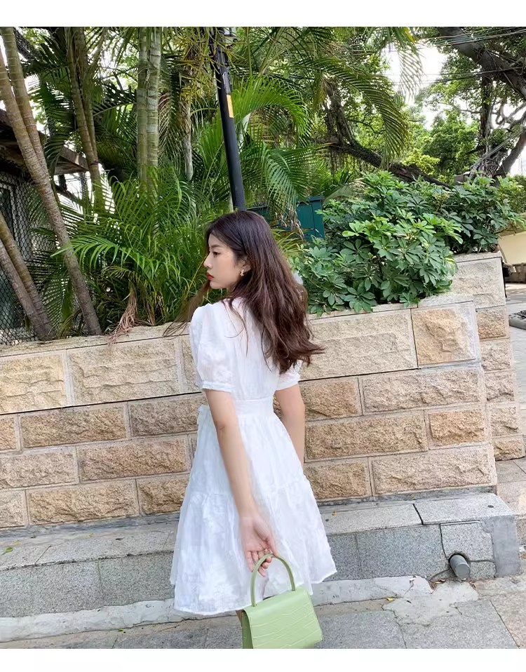 新款女装夏季茶歇法式白色雪纺连衣裙赫本风艺术感裙子