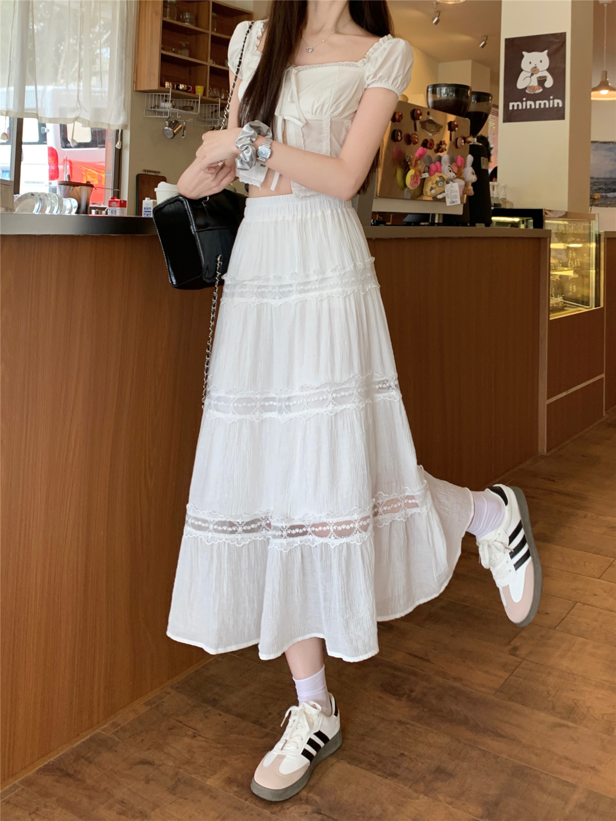 实拍 夏季新款法式方领纯色褶皱连衣裙气质优雅蕾丝拼接蛋糕裙