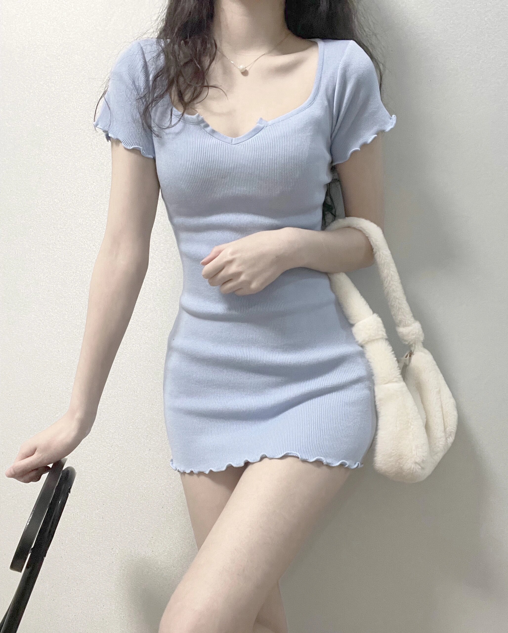 辣妹蓝色性感v领短袖连衣裙女夏季新款小个子修身纯欲包臀短裙子
