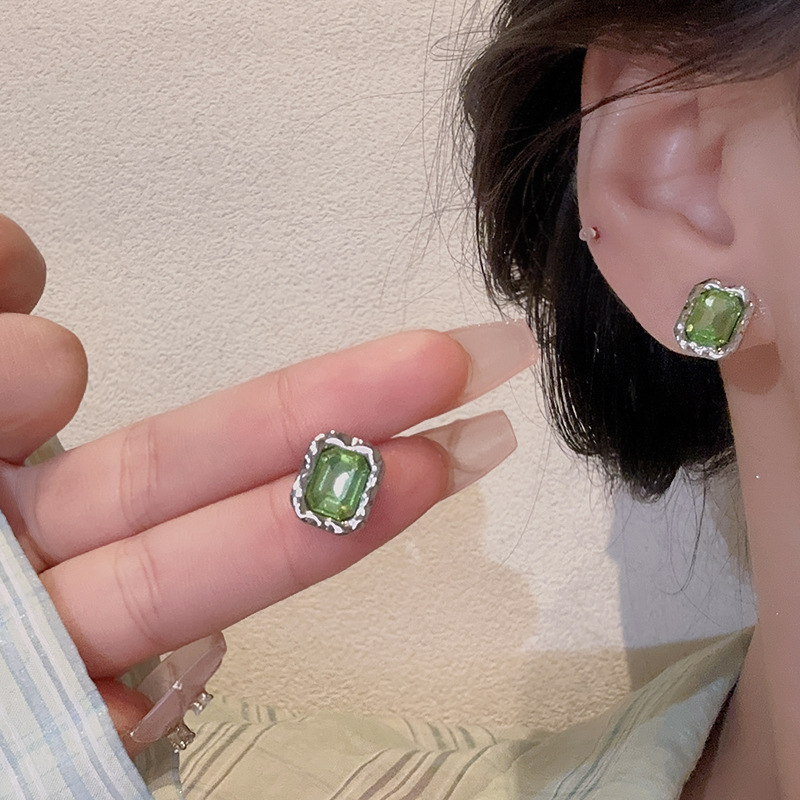 S925银针法式复古绿色宝石几何形耳钉百搭气质轻奢小众耳环耳饰品