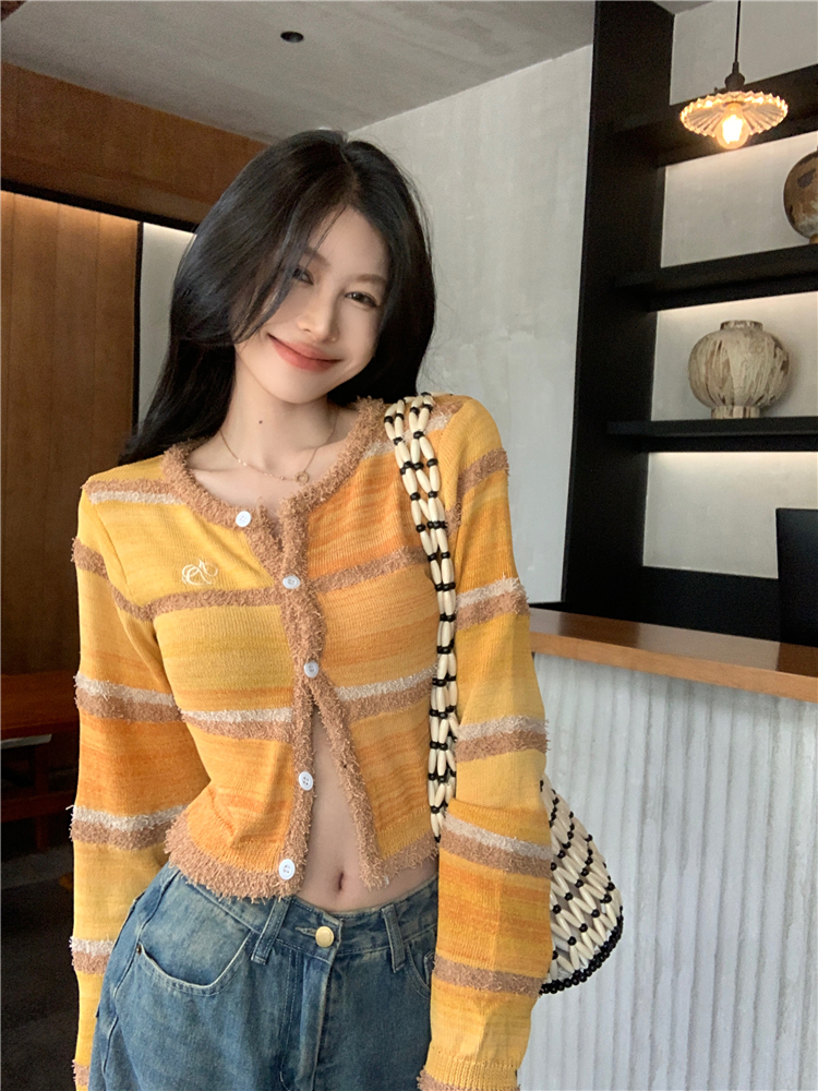 Real shot dopamine knitted cardigan women's new 2024 contrasting color stitching sweater short top