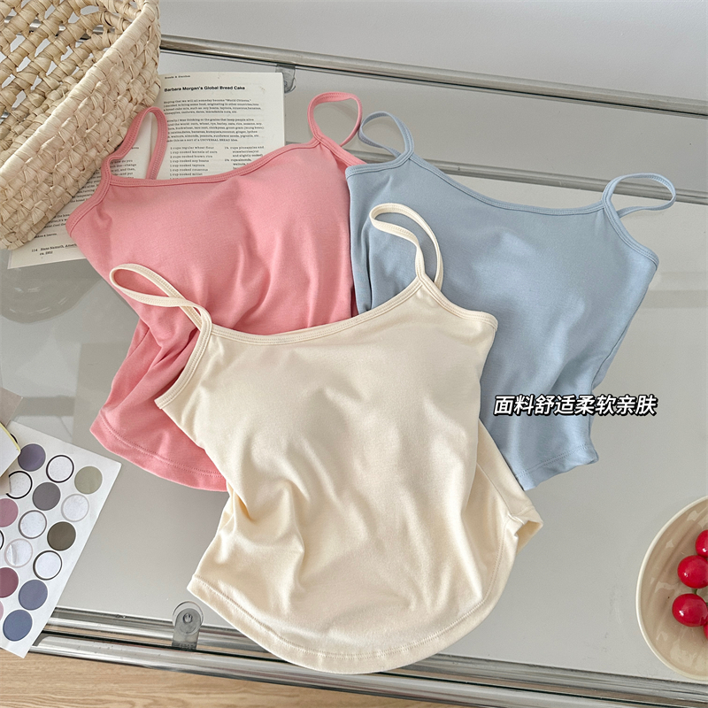Actual shot of Korean summer new style small vest with breast pads for women to wear with hot girls and beautiful back solid color tube top