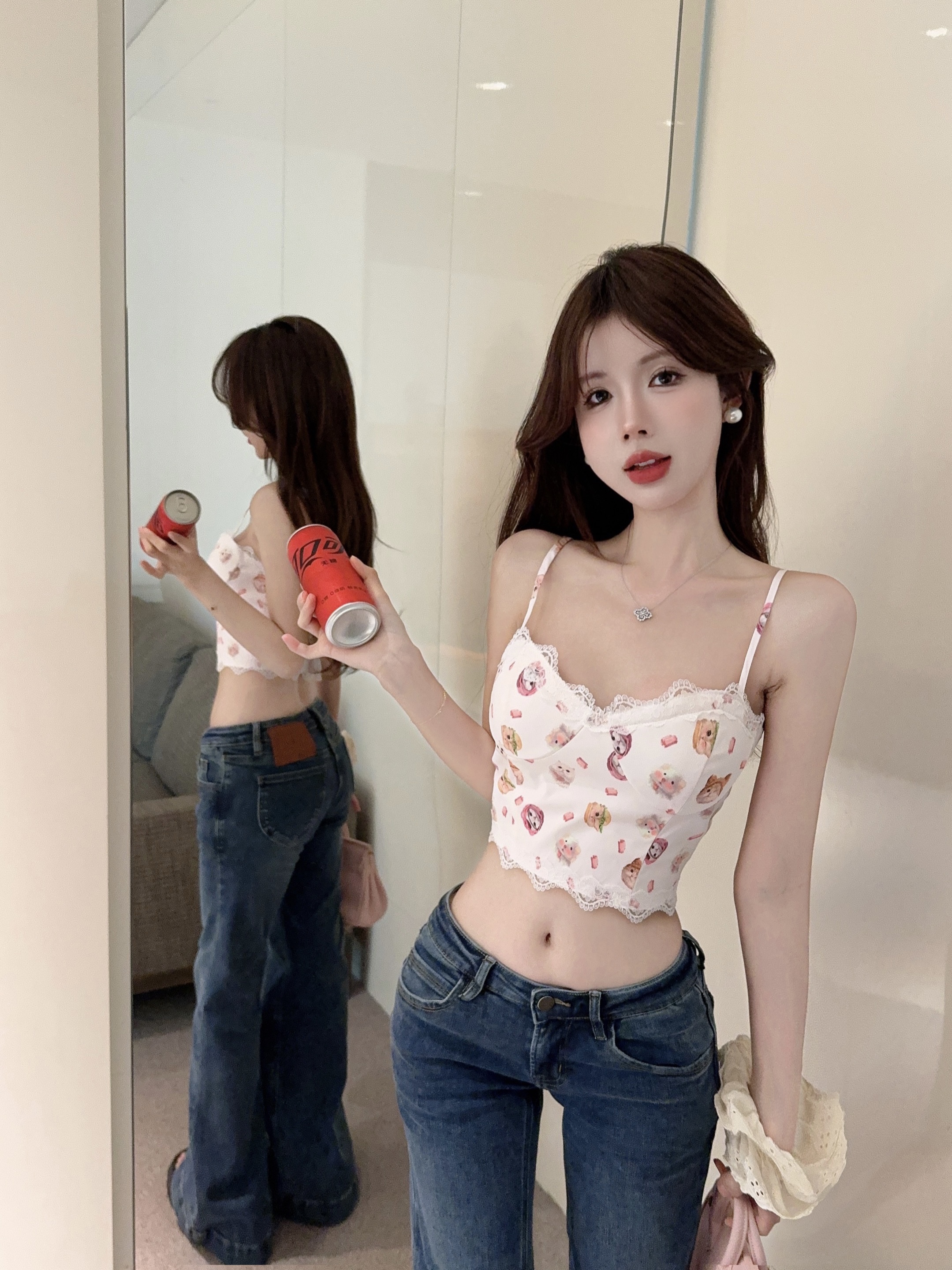Real shot of Strawberry Pie Hakimi's girly short sling design lace splicing pure lust top