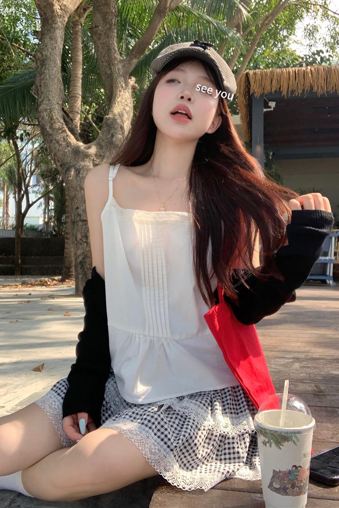 Real shot of Korean style ins suspenders + versatile knitted cardigan