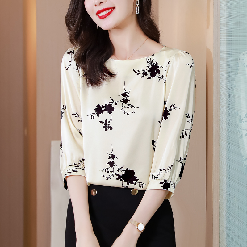 2026春夏款實拍真絲緞面中袖女洋氣小衫法式復古燈籠袖方領上衣女