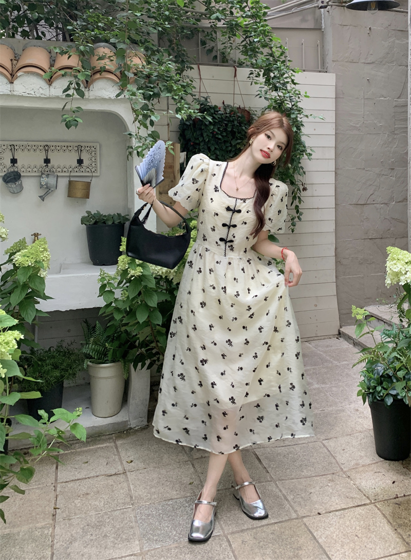 Actual shot of new Chinese design square collar bubble heavy flocking floral loose slimming dress for women