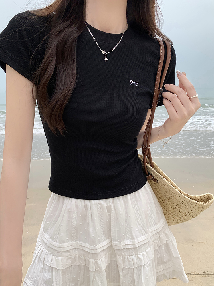 Real shot Summer new fashionable round neck sweater, simple and versatile, slim-fitting short-sleeved T-shirt for women