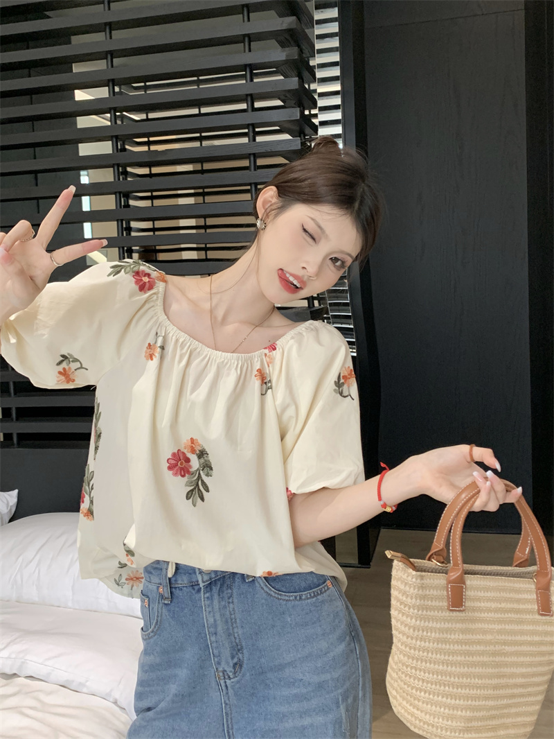 Real shot of French embroidery sweet puff sleeve short-sleeved shirt summer new style one-line collar loose slimming top