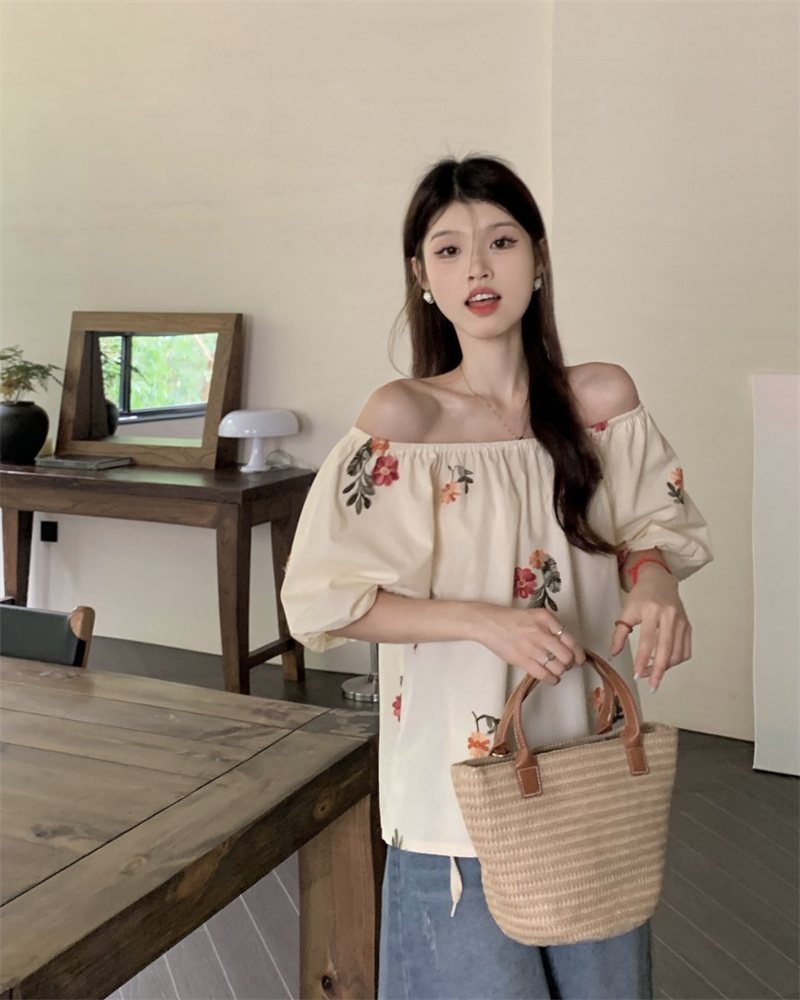 Real shot of French embroidery sweet puff sleeve short-sleeved shirt summer new style one-line collar loose slimming top