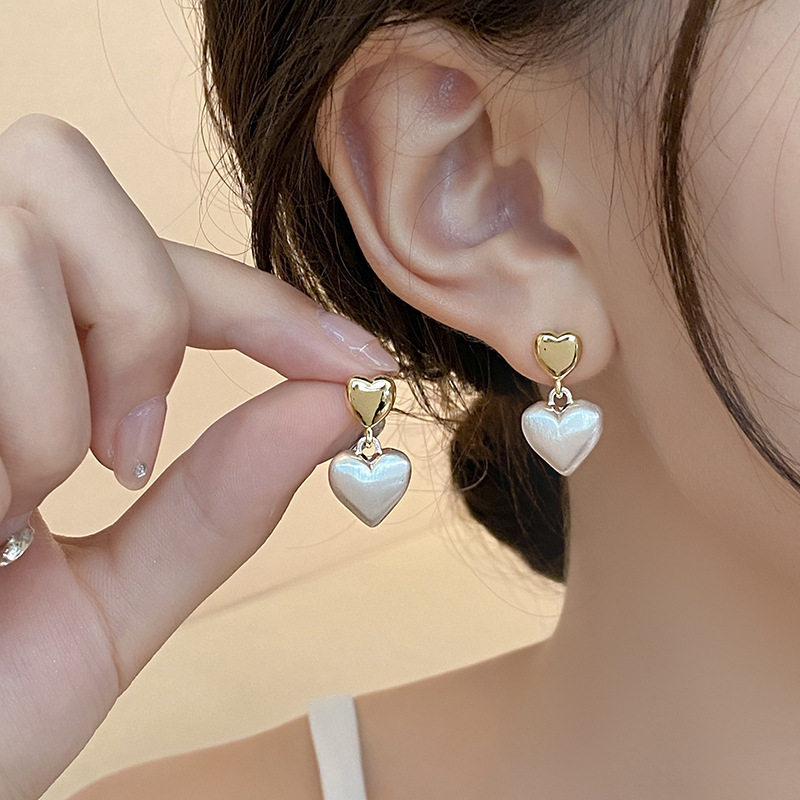 925 silver needle light luxury niche high-end love earrings for women ins fashion versatile temperament internet celebrity same style peach heart earrings