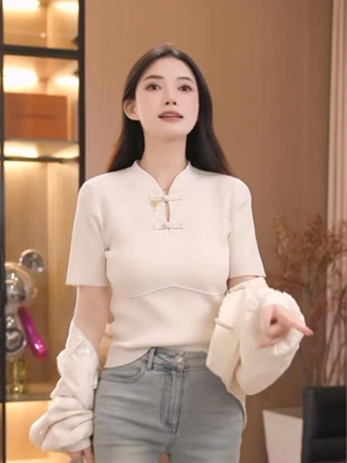 天猫品质新中式国风白色短袖t恤女2024新款短款盘扣针织上衣