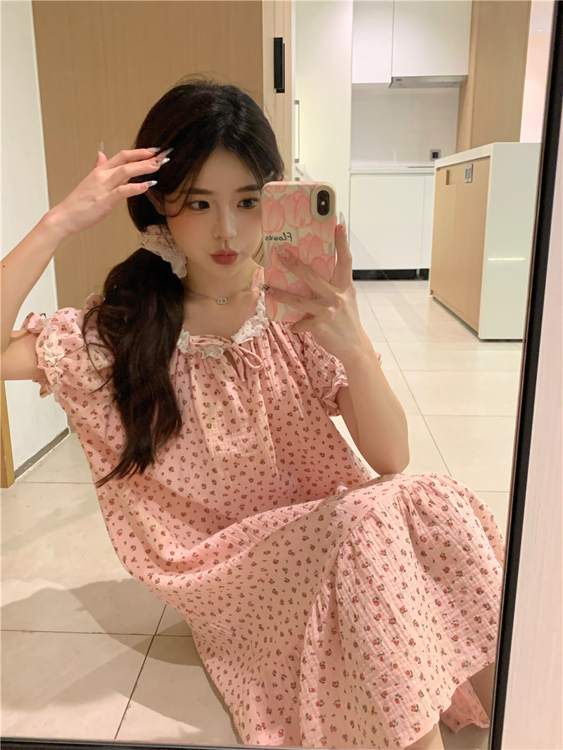 Real shot of Korean version of sweet lace small floral soft cotton double yarn summer short-sleeved home wear pajama dress