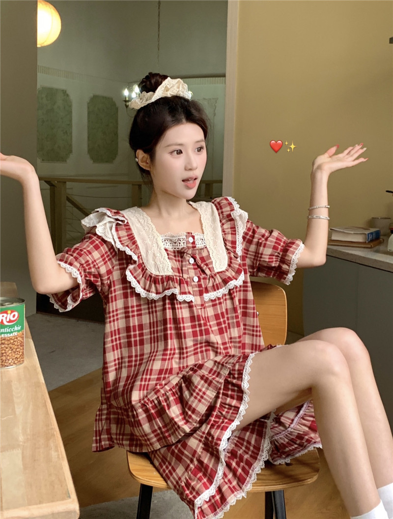 Real shot of Korean version of sweet princess style cotton contrast plaid heavy industry lace outer wear short-sleeved suit home clothes