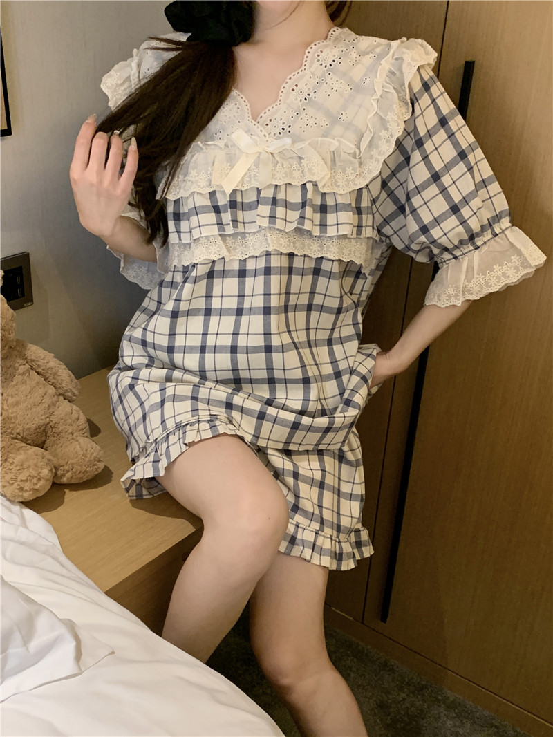 Real shot of Korean version of sweet heavy embroidered lace princess style cotton plaid loose and comfortable outer wear home clothes