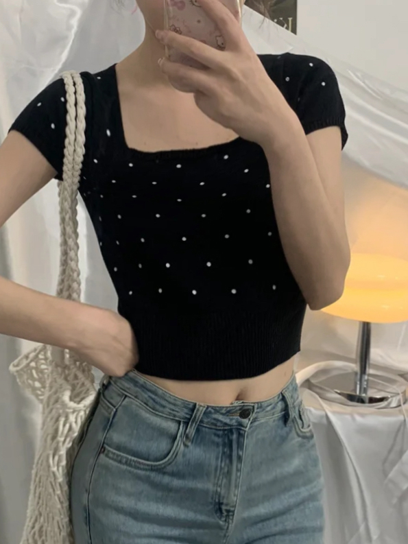 Real shot of square collar polka dot short-sleeved sweater for women, summer slimming inner short top for small people