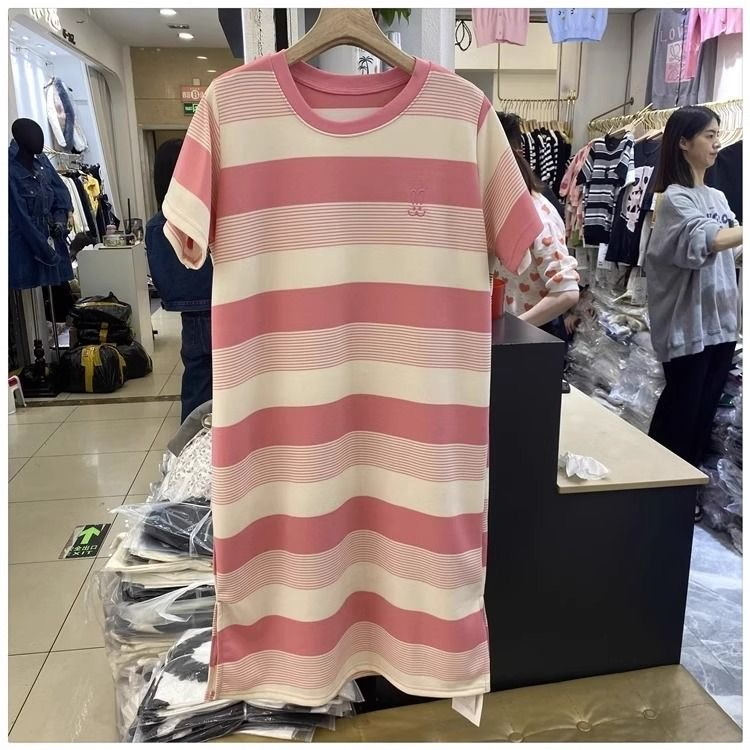 Pink striped long short-sleeved T-shirt for women in summer, fashionable and age-reducing niche design, loose and slimming A-line dress