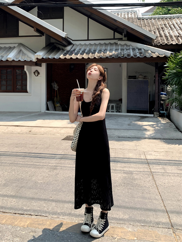 Actual shot ~ Spring and summer new style ~ Hollow sleeveless large U-neck knitted skirt for women, simple A-line lazy sleeveless dress