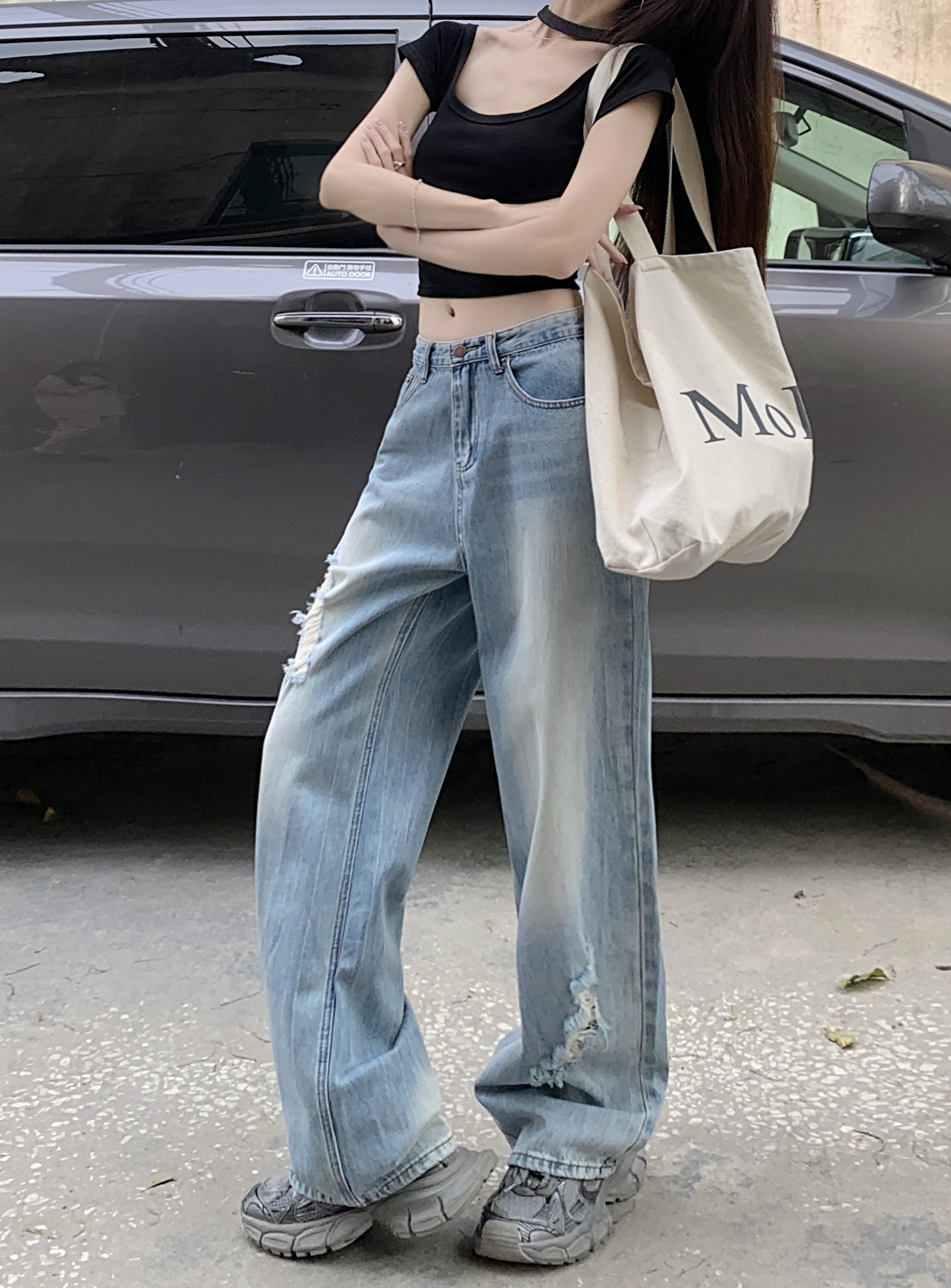 Actual shot of new spring and summer ripped straight wide-leg washed Korean style jeans