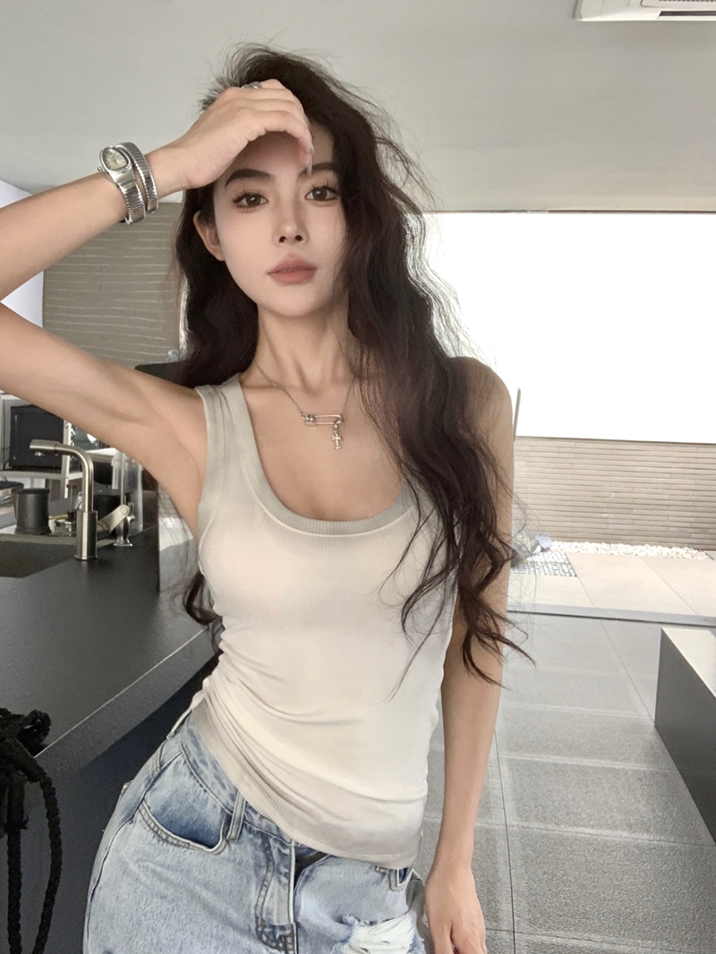 Real shot of summer hot girl style slim fit elastic thread outer wear anti-exposure gradient graffiti camisole