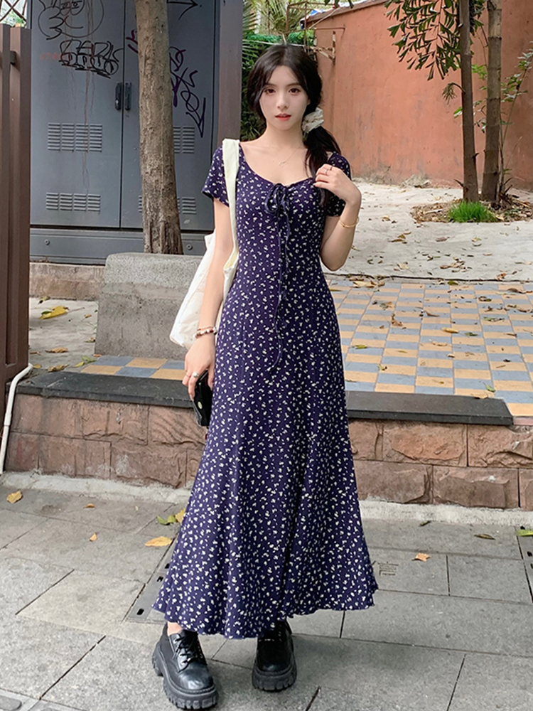 Real shot of waist-slimming A-line hem V-neck pleated bow knitted floral dress