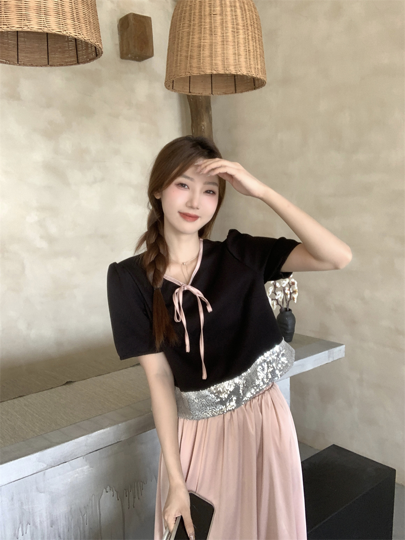 Actual shot of Korean style puff short-sleeved strappy top + elastic waist casual skirt suit