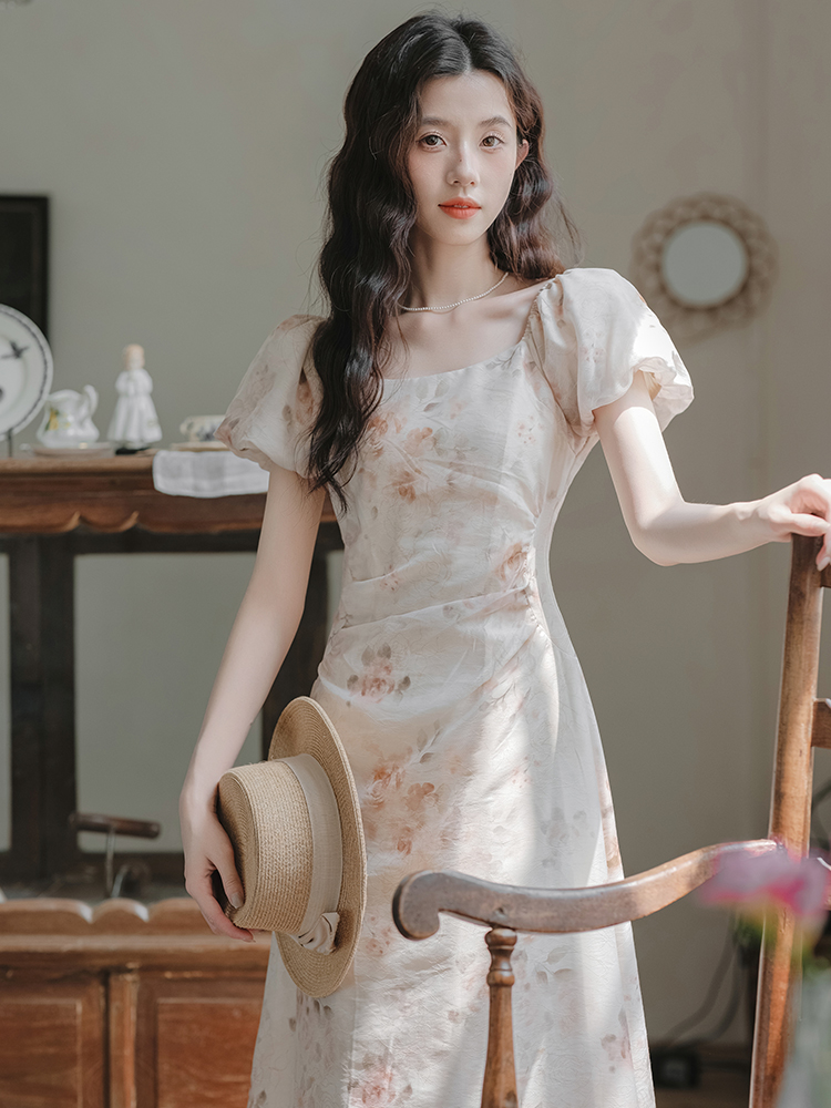 法式碎花連衣裙茶歇裙收腰碎花小裙子茶歇連衣裙女夏季新款