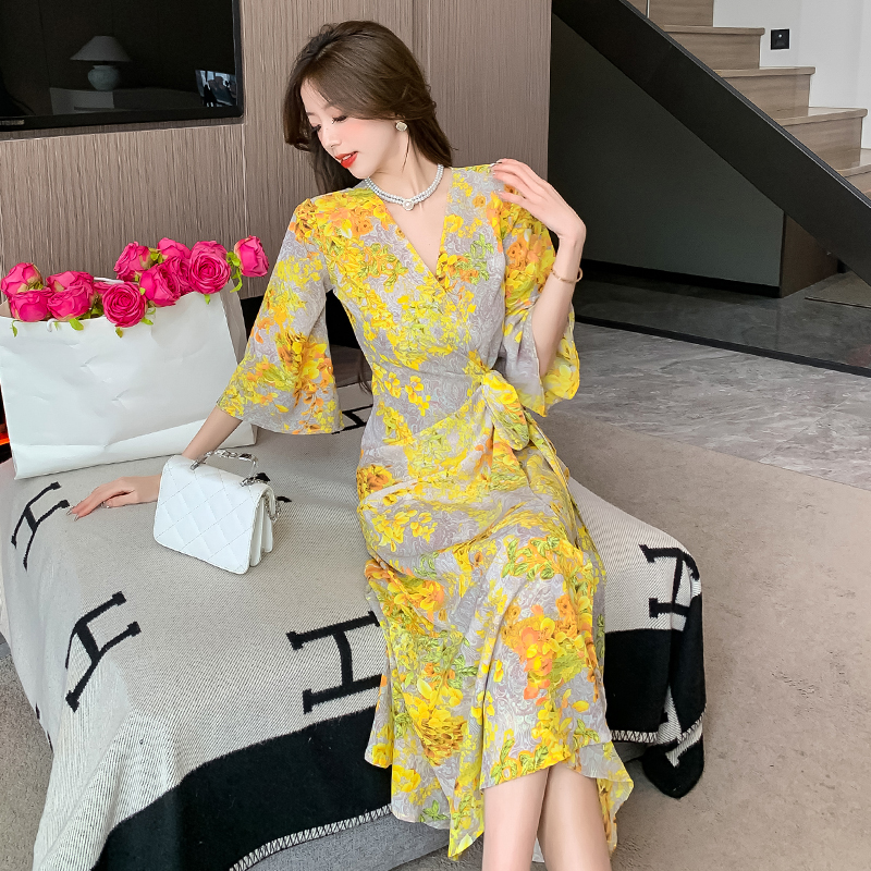 實拍黃色戰袍連衣裙印花裙子法式一片式裹身度假長裙海邊沙灘裙