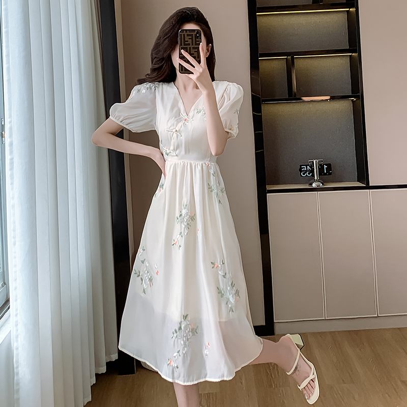 實拍新中式優雅氣質刺繡短袖V領連衣裙女夏季新款高腰顯瘦長裙子
