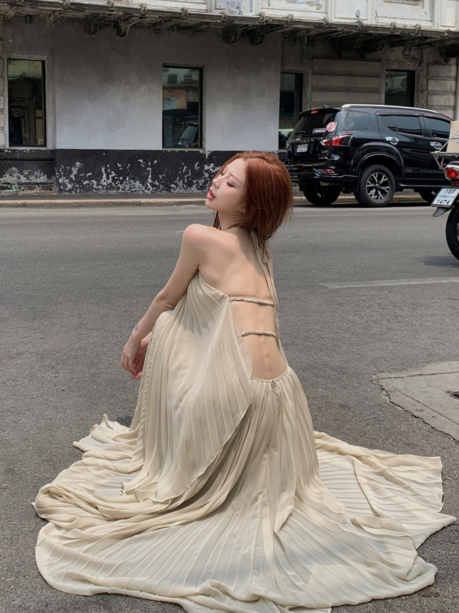 實拍復古海邊度假連衣裙性感胸墊穿搭露背百褶仙氣套裝裙女