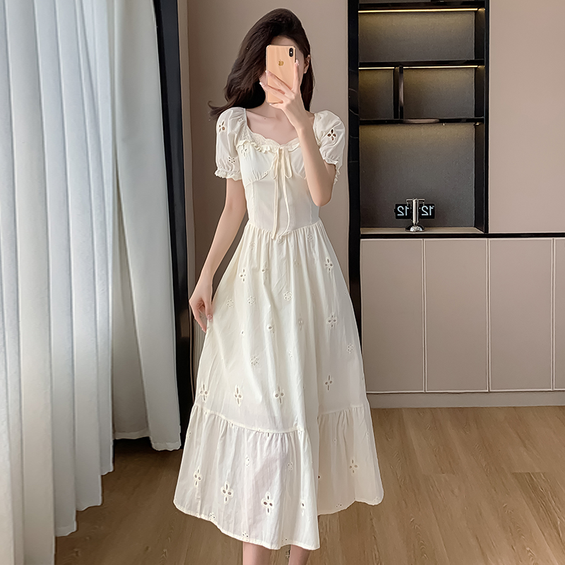實拍法式風刺繡方領短袖連衣裙女2024夏季新款女裝收腰大擺長裙子