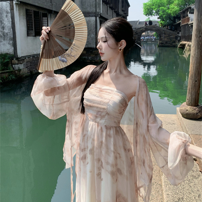 2024新款中式國風日常少女吊帶連衣裙+仙氣飄逸防曬外披兩件套裝