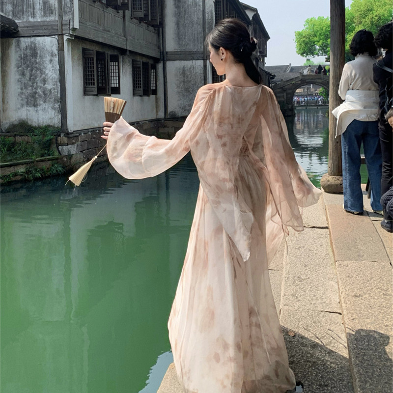 2024新款中式國風日常少女吊帶連衣裙+仙氣飄逸防曬外披兩件套裝