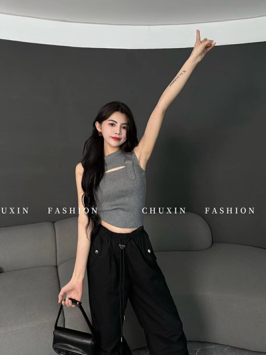 天猫品质设计感镂空无袖针织背心女2024夏季新款修身显瘦皮带