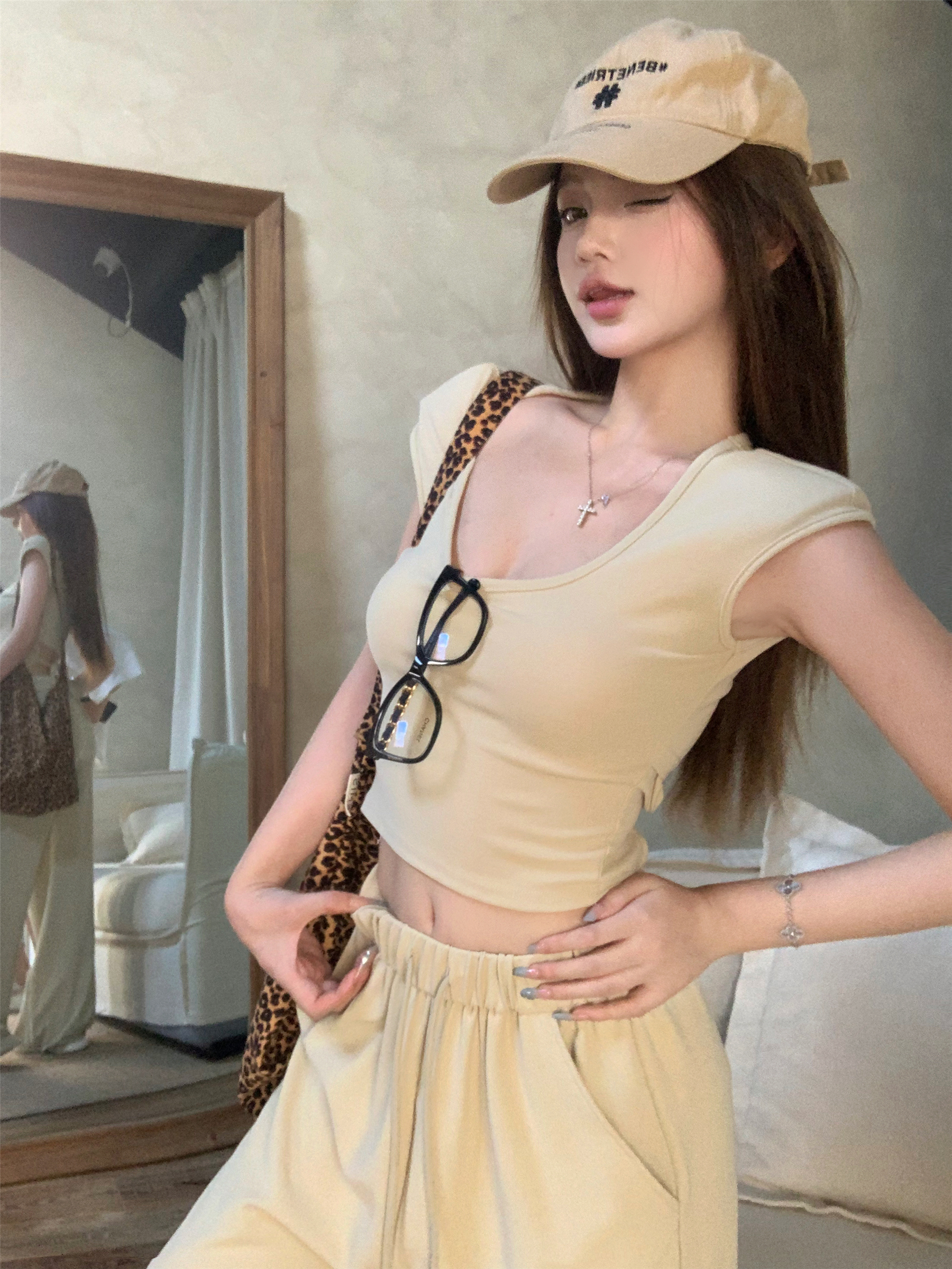 Real shot!  Sweet and Spicy Back Waist Strap Short Top Women's Summer High Waist Casual Pants Wide Leg Pants Suit Trendy