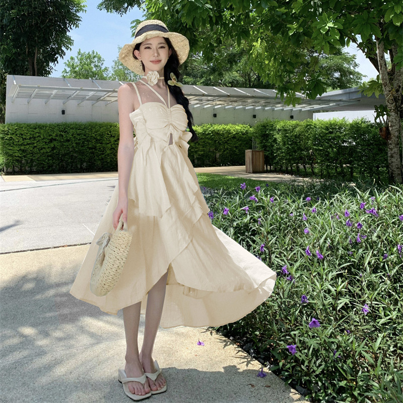 海邊度假藍色杏色溫柔風吊帶連衣裙夏季小眾長裙子有領花