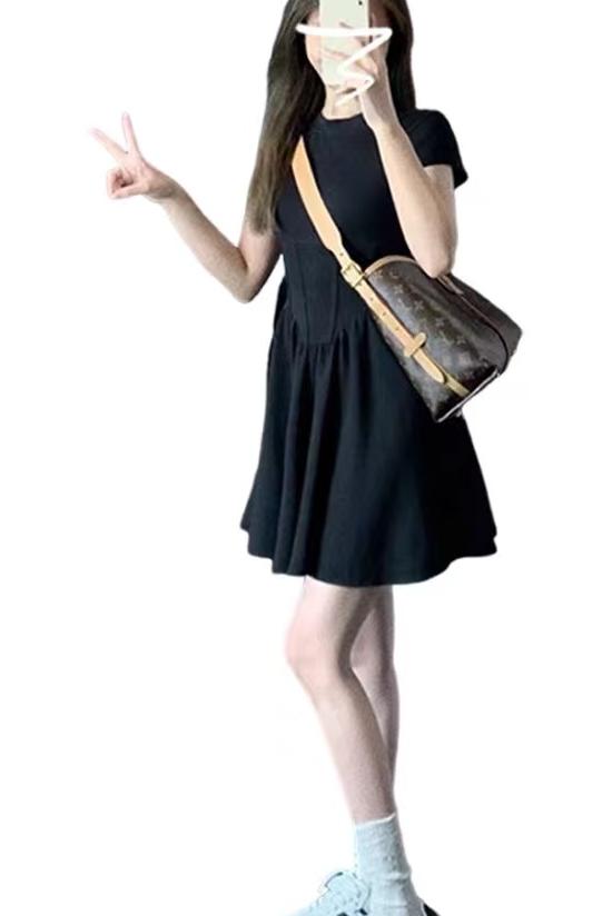 法式赫本風黑色連衣裙女夏季2024新款高級感小個子修身收腰短裙子