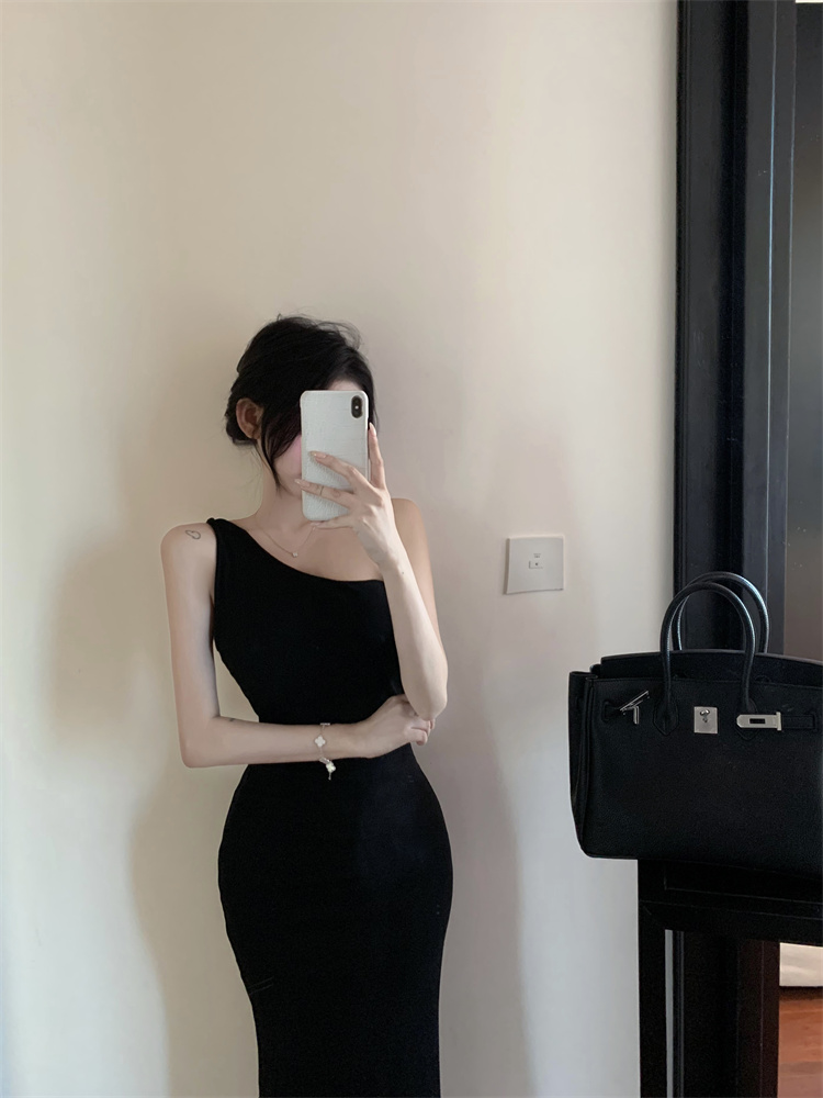 實拍實價 辣妹斜肩露背設計感修身連衣裙長款