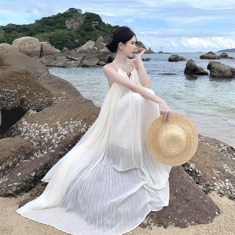 壓褶串珠掛脖連衣裙法式浪漫度假A擺裙白色珠子仙女飄逸長裙