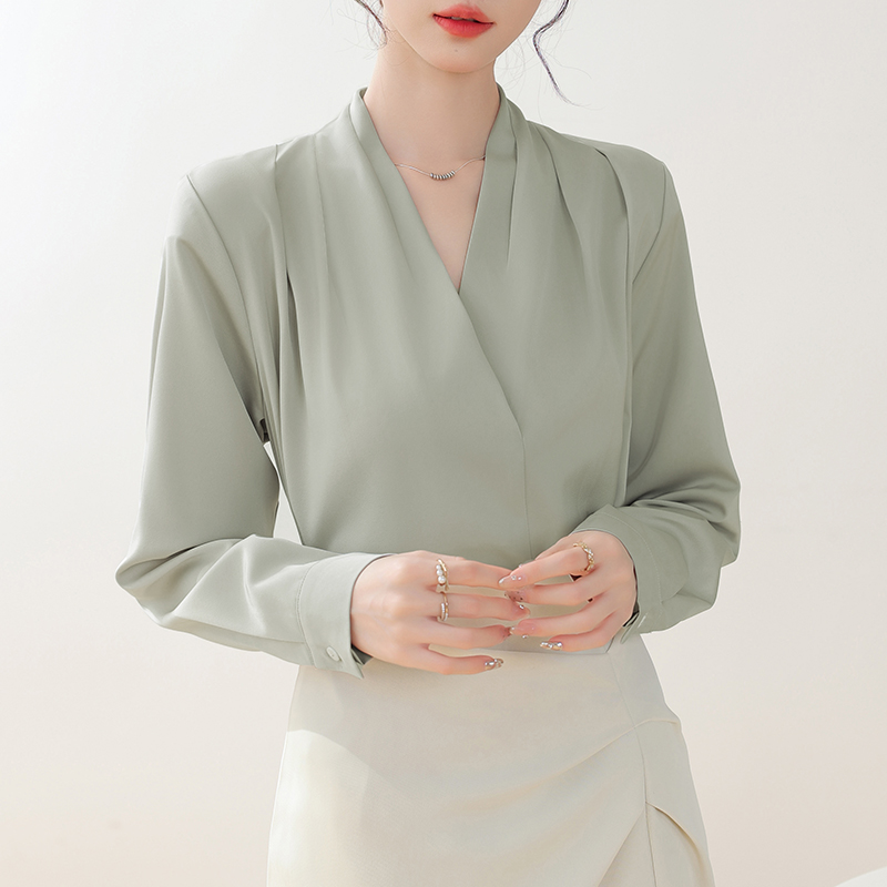 秀雅清爽 V領襯衫女高級感緞面襯衣職業正裝上衣通勤女裝2026春秋