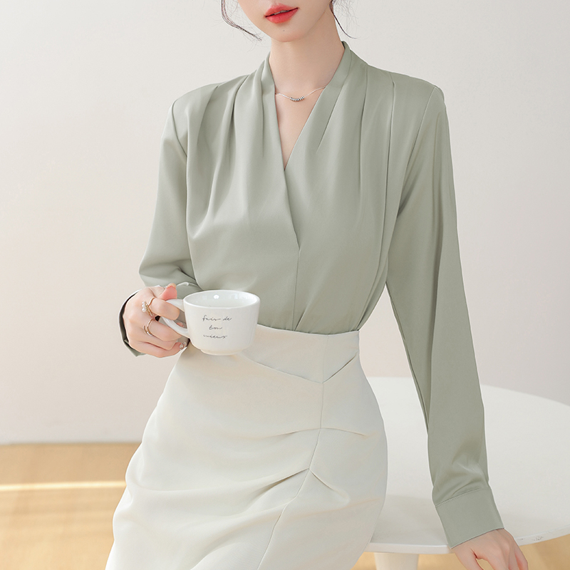 秀雅清爽 V領襯衫女高級感緞面襯衣職業正裝上衣通勤女裝2026春秋