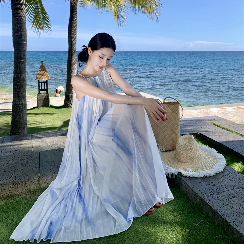 法式超仙藍色暈染漸變吊帶連衣裙女夏季海邊度假風氣質長裙海浪裙